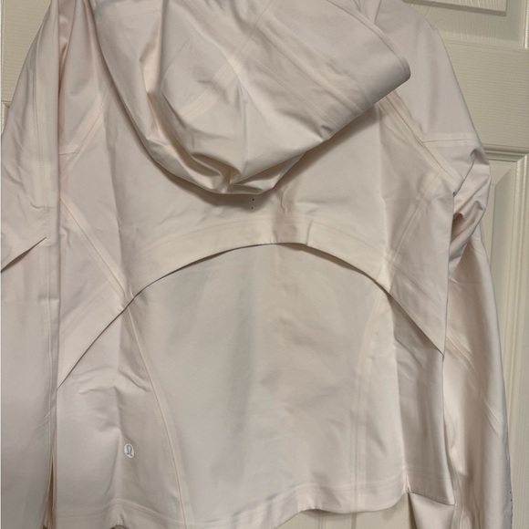 New - Lululemon Mist Over jacket - Picture 7 of 7